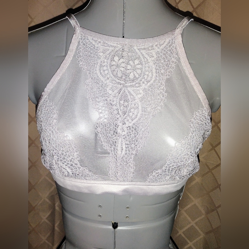 Victoria's Secret Sheer Lavender Lace Bralette Size Large EUC